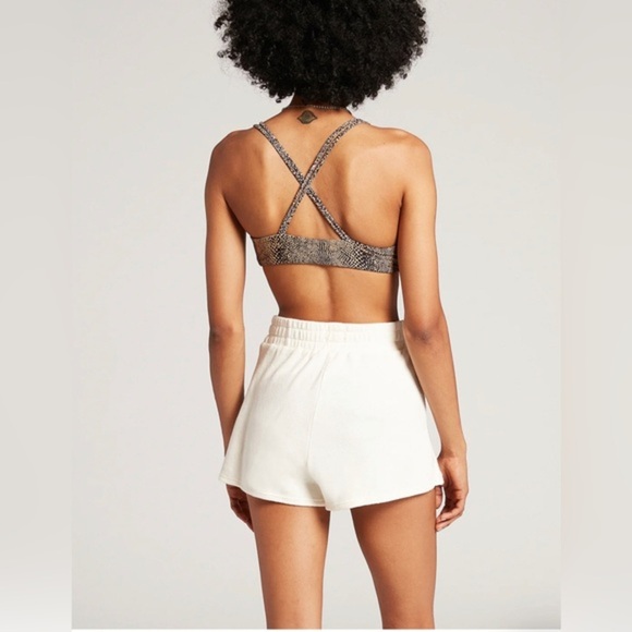 Volcom LIVED IN LOUNGE Lil FLEECE SHORTS - CLOUD size medium new - Picture 6 of 6